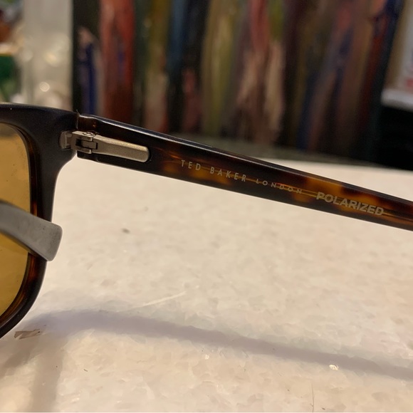 Woman’s Ted Baker sunglasses. - Picture 2 of 3